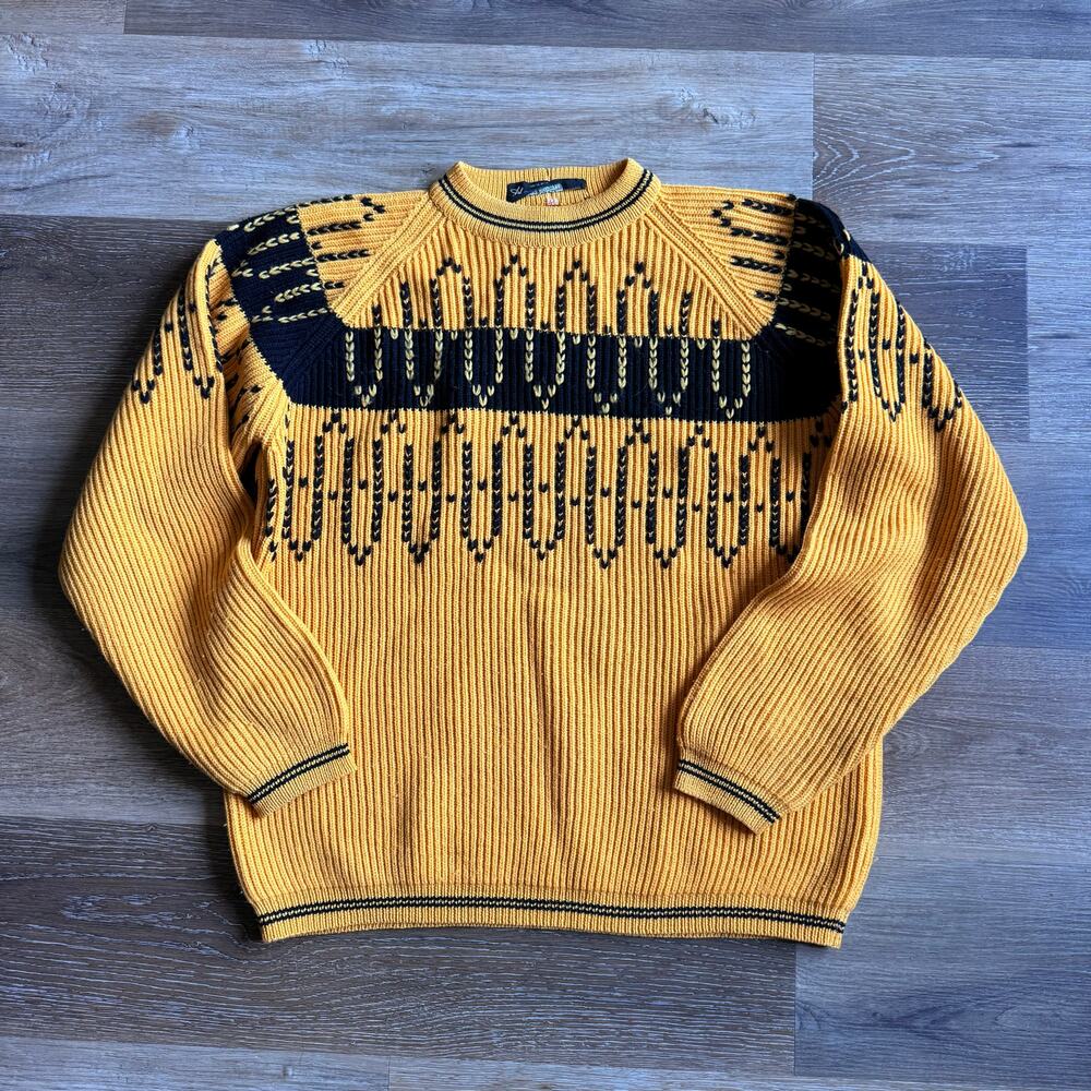 Vintage Hawkins Sweater 100% wool made in Scotland yellow  V pattern size 44